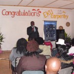 An African celebration has to have lots of speeches. | Afrikanische Feierlichkeiten brauchen eine Menge Reden.